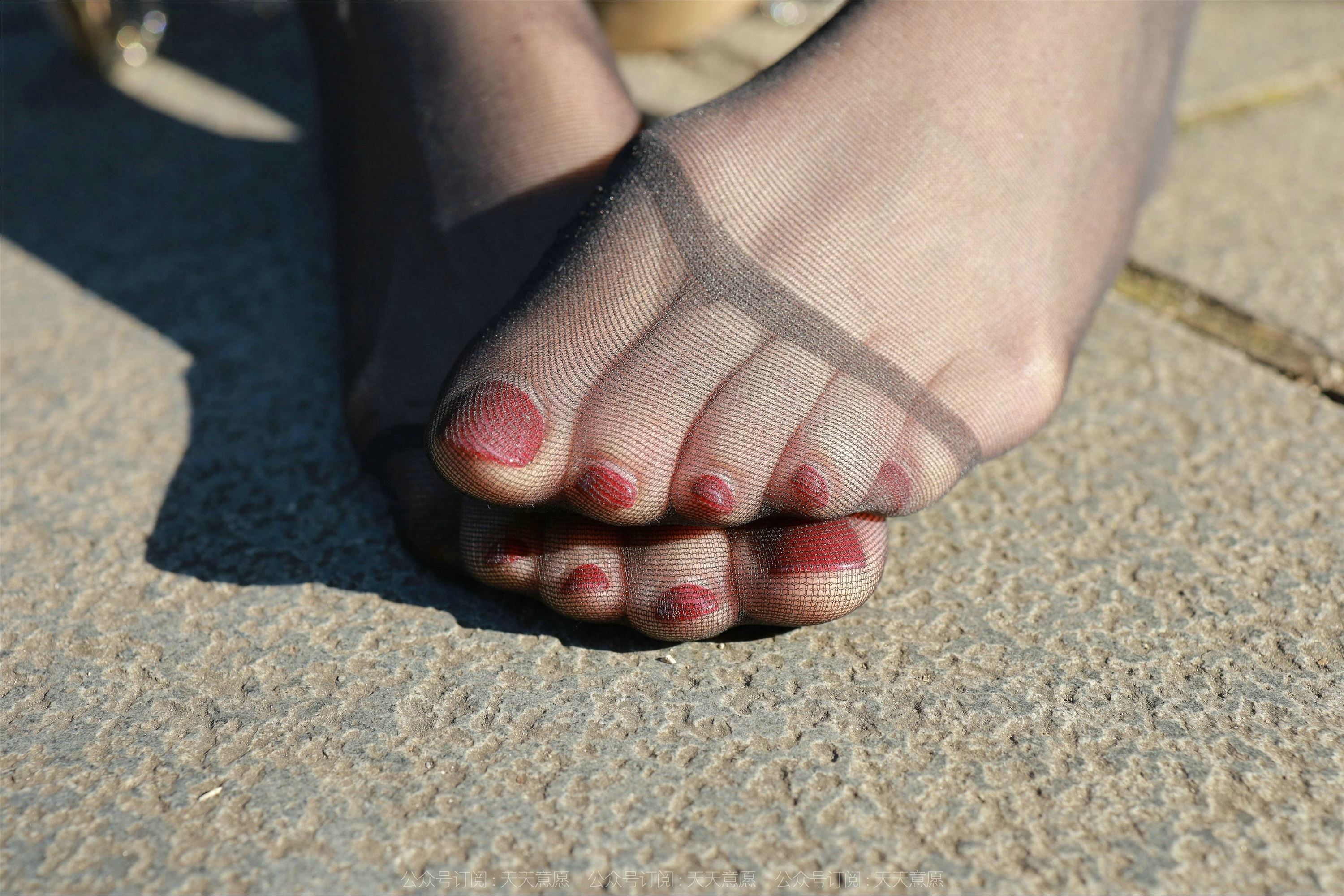 IESS异思趣向  2022.02.15 丝享家1005：团团《暖阳下的黑色丝念》